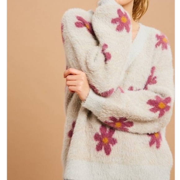 HP! New Soft fuzzy fur cozy floral  sweater - Picture 3 of 6